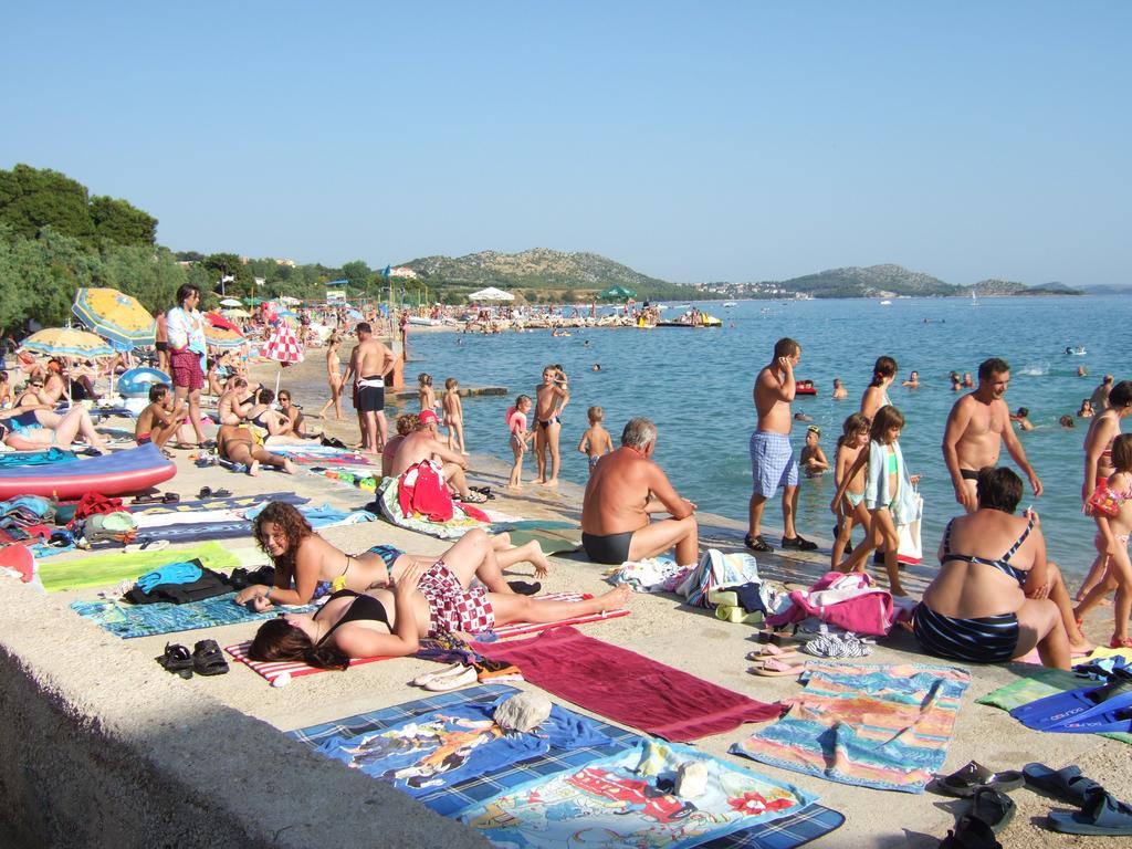 Apartmani Kod Rade Pakoštane Exterior foto