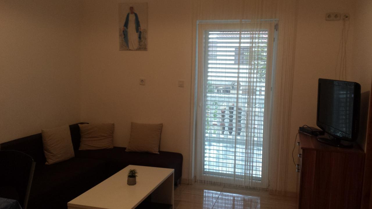 Apartmani Kod Rade Pakoštane Exterior foto